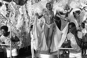 Desfile do Grêmio Recreativo Escola de Samba Beija-Flor de Nilópolis