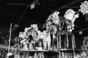 Desfile do Grêmio Recreativo Escola de Samba Beija-Flor de Nilópolis