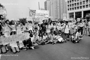 Manifestação de pais e alunos de escolas municipais contra falta de professores