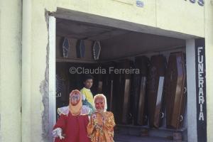 Foliões vestidos no Carnaval de Olinda