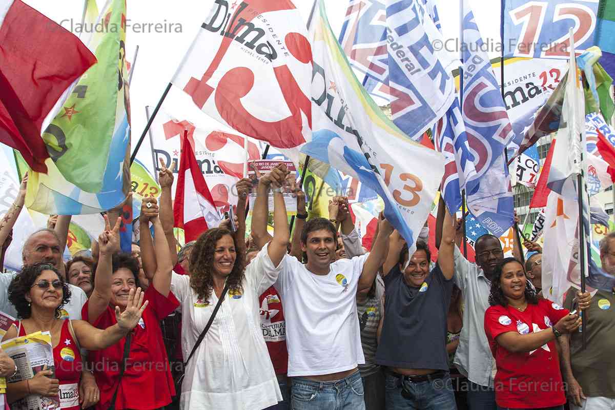 PRESIDENTIAL  CAMPAIGN WALK IN SUPPORT OF DILMA ROUSSEFF