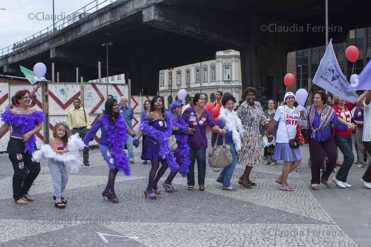 PRESIDENTIAL  CAMPAIGN, ACT WOMEN WITH DILMA