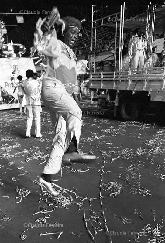 Parade of Recreative Society Samba School Unidos de São Carlos