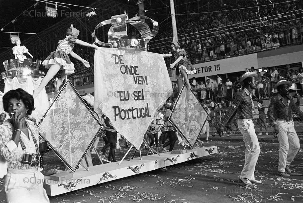 Desfile do Grêmio Recreativo Escola de Samba Unidos de São Carlos