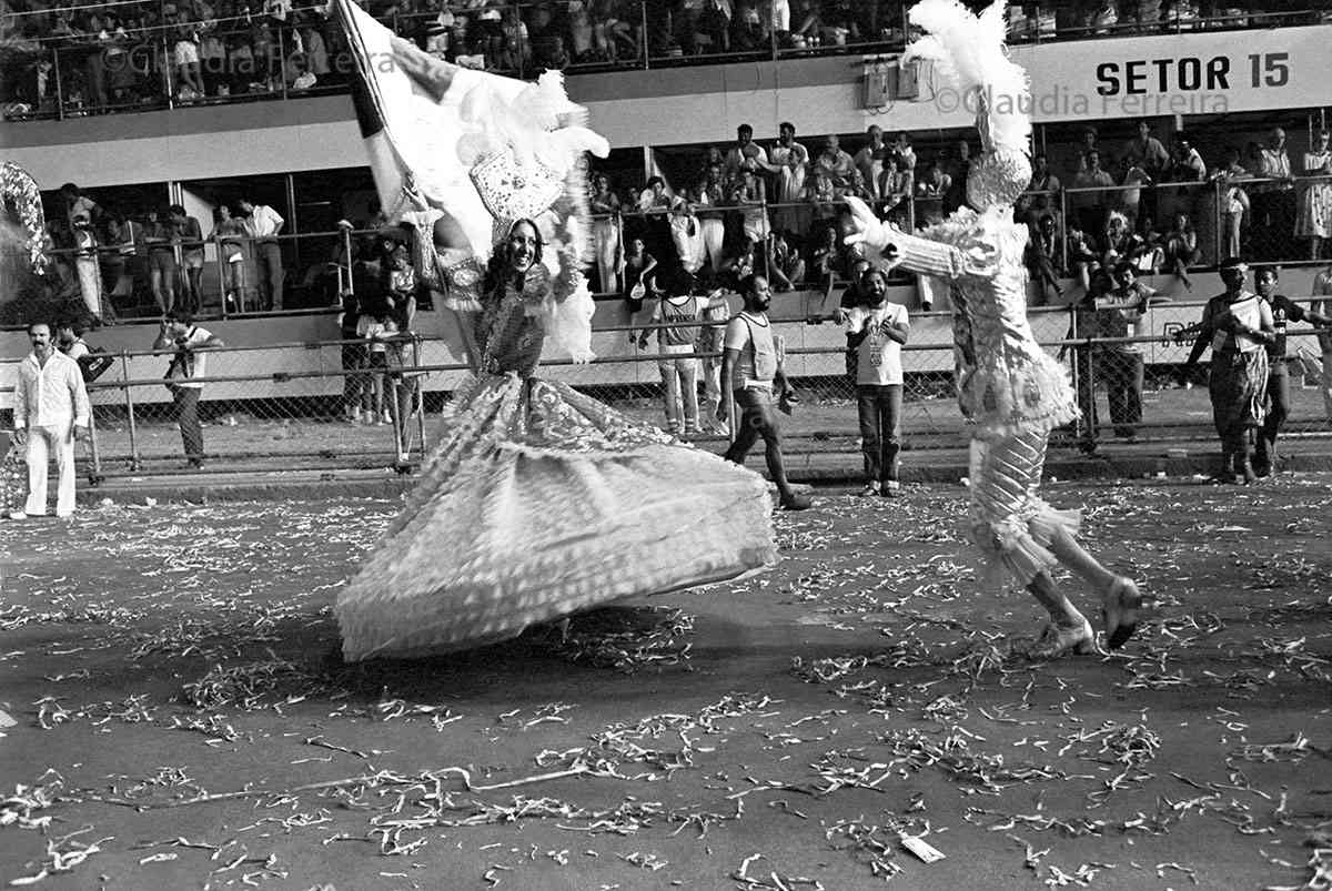 Desfile do Grêmio Recreativo Escola de Samba Unidos de São Carlos