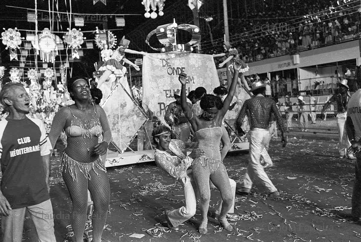 Desfile do Grêmio Recreativo Escola de Samba Unidos de São Carlos (Estácio de Sá)