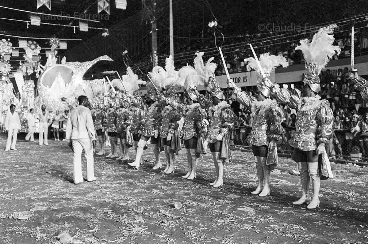 Desfile do Grêmio Recreativo Escola de Samba Beija-Flor de Nilópolis