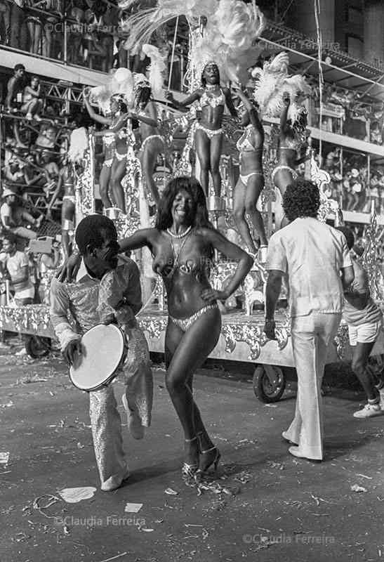 Desfile do Grêmio Recreativo Escola de Samba Beija-Flor de Nilópolis