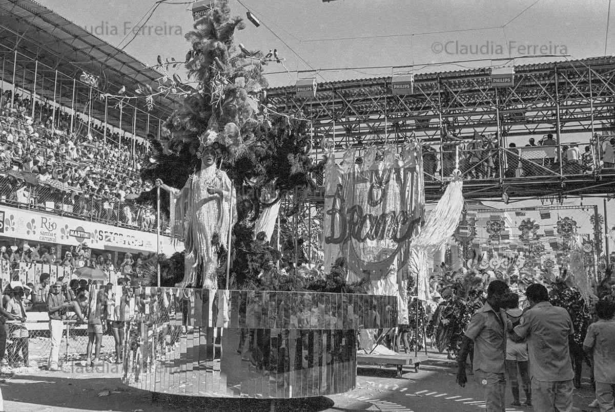 Parade of Recreative Society  Samba School  Mocidade Independente de Padre Miguel 